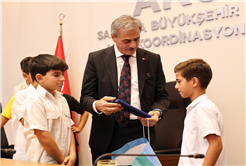 Gazze hareketiyle gönülleri fetheden minikler Yusuf Alemdar’ın misafiri oldu: “Sizlerle gurur duyuyorum”