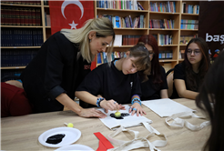 SAMEK’ten anlamlı etkinlik: Sakarya Anadolu Lisesi’nde 29 Ekim coşkusu