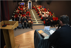 Kapalı çarşıdan dünyaya açılan şair: Edip Cansever