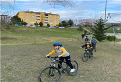 Vadinin zorlu yamaçlarında geleceğin şampiyon pedalları yetişiyor