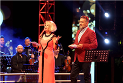 Yazın en büyük festivali şölen tadında başladı: Millet Bahçesi sahne ışıklarıyla aydınlandı