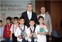 “Kültürüne sahip çıkan nesiller yetiştirmeliyiz”