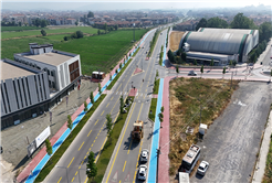 Büyükşehir, yol çizgilerini yenileyerek güvenli ulaşımı güçlendiriyor