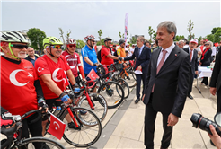 “Gençlerimizin her zaman destekçisi olacağız”