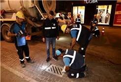 Büyükşehir'den gece mesaisi Çark Caddesi’nde hummalı çalışma