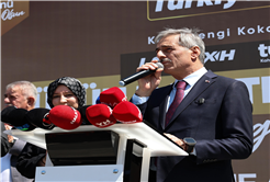 Kahverengi kokarca kabusuna karşı mucize buluş Sakarya’da Çiftçiler Günü’nde üreticiyle buluştu