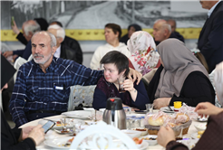 Yusuf Alemdar YADEM sakinleri ve çiftlerle aynı sofrada: “Aile, her şeydir”
