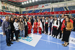 “Gençlerimizin her zaman destekçisi olacağız”