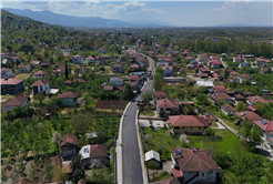 Büyükşehir asfalt sezonunu Akyazı’da açtı: 3 mahalleyi kapsayan 8 kilometrelik yol sıcak asfaltta buluşuyor