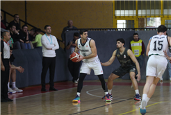 Büyükşehir basketbol taraftarı önünde turu geçti: 81-71