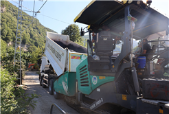 Sapanca’da yollar asfaltla yeni yüzüne kavuşuyor: İlmiye’den Fevziye’ye geçildi