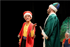 Genç tiyatrocuların sahnesi büyük beğeni topladı