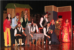 Gün boyu devam etti; Büyükşehir’den tiyatro şöleni