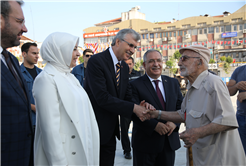 Binlerce Sakaryalı Demokrasi Meydanında bayramlaştı