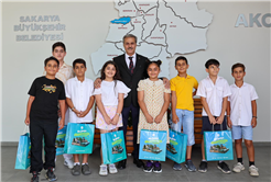 Gazze hareketiyle gönülleri fetheden minikler Yusuf Alemdar’ın misafiri oldu: “Sizlerle gurur duyuyorum”