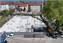 Sapanca’nın yeni meydanı hızla şekilleniyor
