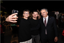 “Milletimiz uğruna can verilen vatanı darbecilere teslim etmedi, hiçbir zaman etmeyecek”
