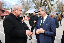 “Vatandaşlarla kucaklaştı, talepleri dinledi, Ramazan ayını tebrik etti”