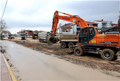 Şehir merkezinin beklediği bağlantı yolunda üstyapı çalışmalarına geçildi