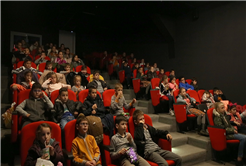 Büyükşehir 400 öğrenciyi sinemayla buluşturdu