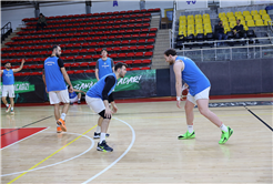 Büyükşehir Basketbol’da Başantrenör ve oyunculardan ortak mesaj: “Salonu dolduralım”