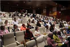 Büyükşehir’in KPSS adayları için destek programı AKM’de başladı