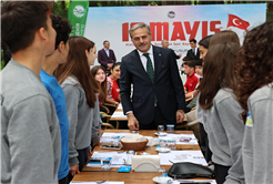 “Şehrimizin ve ülkemizin geleceği gençlerin başarılarından gurur duyuyoruz”