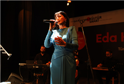 Eda Karaytuğ, AKM’de Türk Müziği’nin seçkin eserlerini seslendirdi