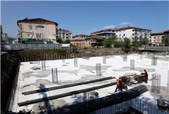 Sapanca’nın yeni meydanı hızla şekilleniyor