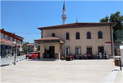 Alifuatpaşa Merkez Camii'nin çevresi yepyeni bir görünüme kavuştu