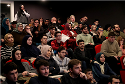 Enis Doko ‘Yapay Zekâ âşık olabilir mi?’ sorusuna OSM’de cevap verdi: “Âşık olamaz ama…”