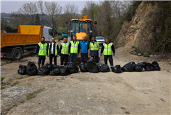 Sapanca Gölü’nün her bir karışı Büyükşehir’in takibinde: Tonlarca atık topladılar…