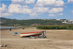 Sapanca Gölü çevresinden 2 ton çöp toplandı