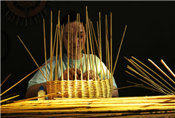 Çöpten hayata kâğıdın yolculuğu. Atık maharetli ellerde sanata dönüşüyor