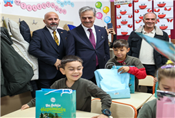 Yusuf Alemdar çocukların karne sevincini paylaştı: “Geleceğe doğru attığınız her adımda yanınızda biz olacağız”