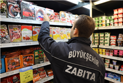 Büyükşehir’den 2026 öncesi fahiş fiyat artışına geçit yok: Sahaya inip marketleri tek tek incelediler