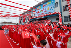 Alemdar miniklerin 23 Nisan coşkusuna ortak oldu: “Tüm çocuklarımızın bayramı kutlu olsun”