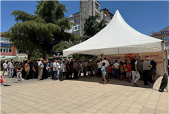 Binlerce kişi aşureyi tattı, hem diller hem de gönüller lezzet buldu