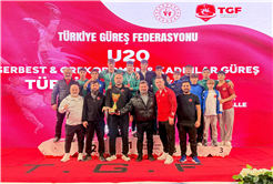 Büyükşehirli güreşçilerden Ankara’da madalya yağmuru