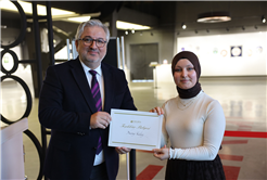 Genç sanatçıların hazırladığı “Topraktan Geleneğe Çini” sergisi OSM’de açıldı