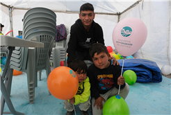 Büyükşehir deprem çocuklarının yüzünde tebessüm oldu