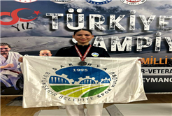 Büyükşehir’in karatecisi Bursa’da rüzgâr gibi esti