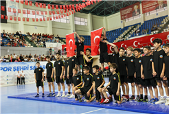 “Tüm imkânlarımızı gençlerimiz için seferber etmeye devam edeceğiz”