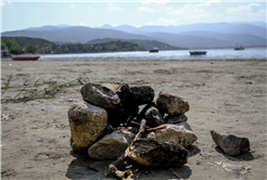 Sapanca Gölü çevresinden 2 ton çöp toplandı