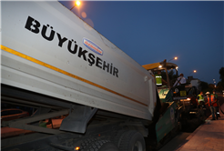 Yazlık Caddesi’nde gece mesaisi