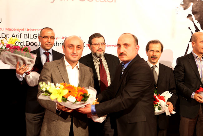 Ahmet Tabakoğlu Bir Okuldur 