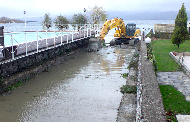 SASKİ Dereleri Temizliyor