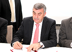 Sapanca Gölü için Tarihi İmza