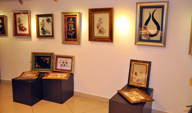 Göz Nuru Eserler Sergileniyor