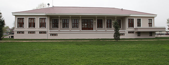 Sanat Galerisi Sergilere Hazırlanıyor